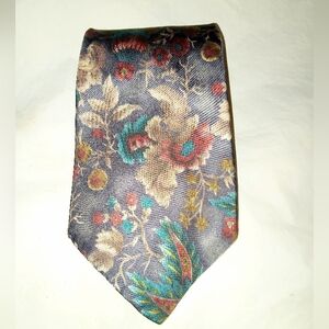 The Crossings Floral Tie